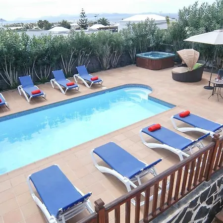 וילה In Playa Blanca Sleeps 8 Includes Swimming Pool Air Con And Wifi 9 8